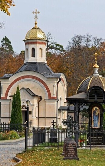 Оптина пустынь осенью